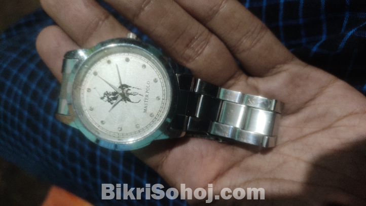 দুইটা ঘড়ি একসাথে বিক্রি করব